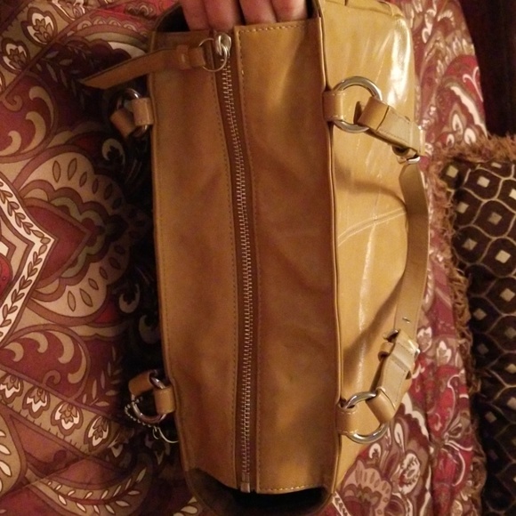 Coach - Picture 7 of 8